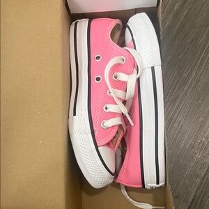 Pink converse 12 youth